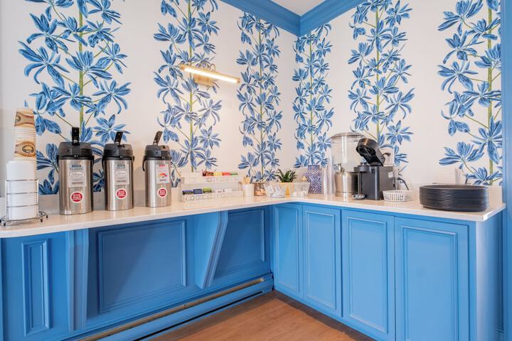 Breakfast/Coffee Service 152 of 176