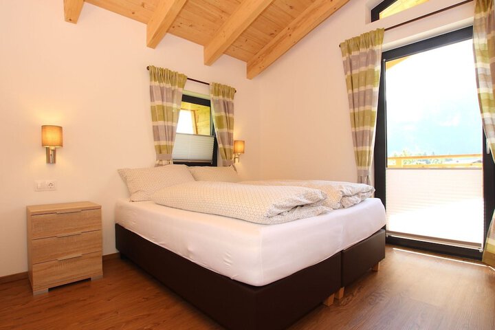 Room 4 of 50