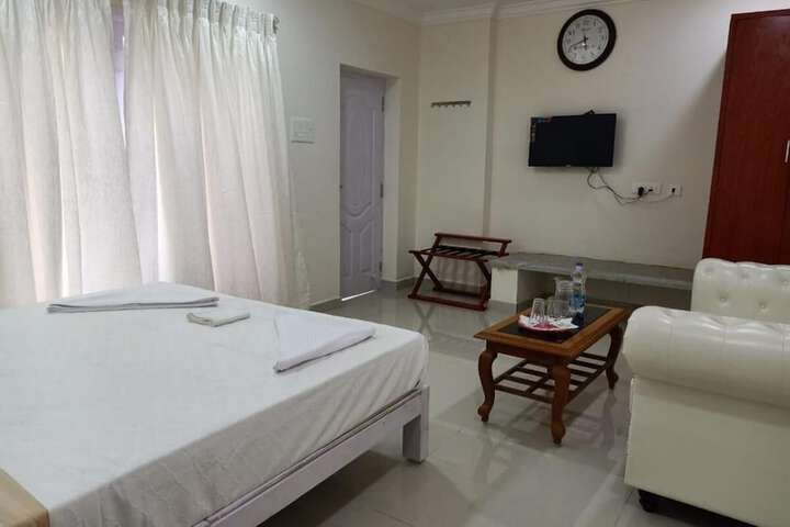 Room 3 of 9