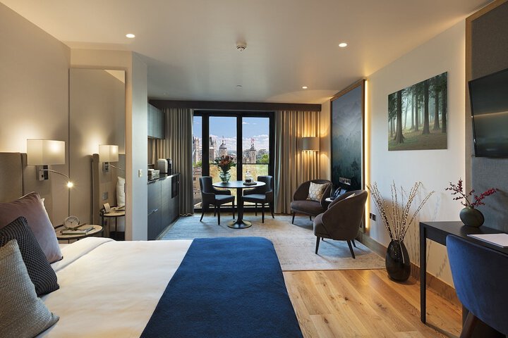 Room 6 of 70