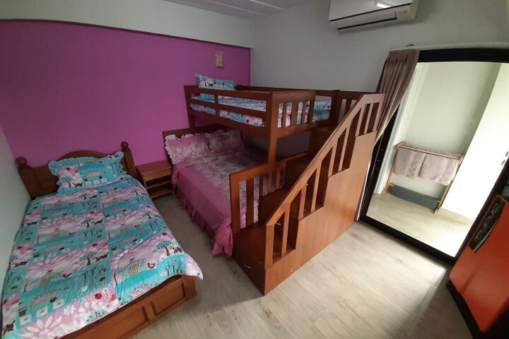 Room 18 of 99