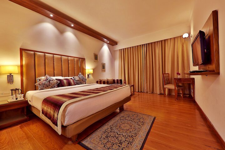 Room 14 of 78