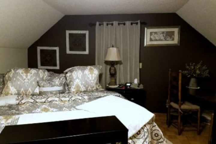 Room 6 of 53