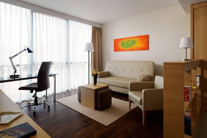 Room 14 of 32