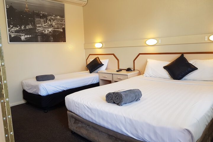 Room 3 of 41
