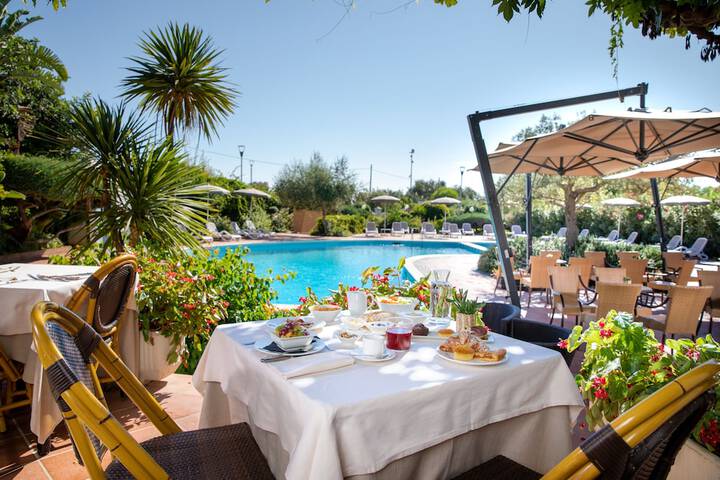 Dining 33 of 36