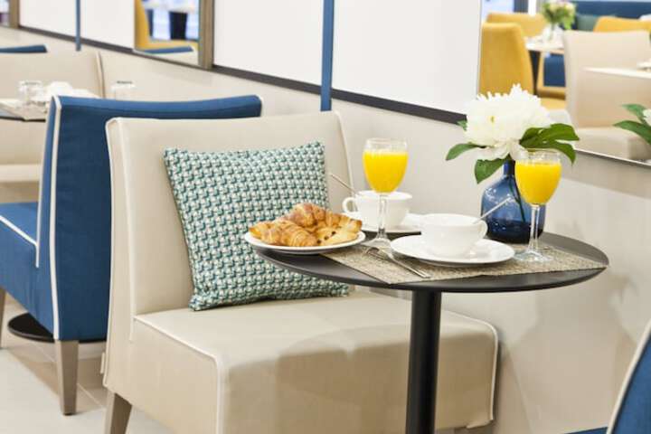 Breakfast/Coffee Service 20 of 25
