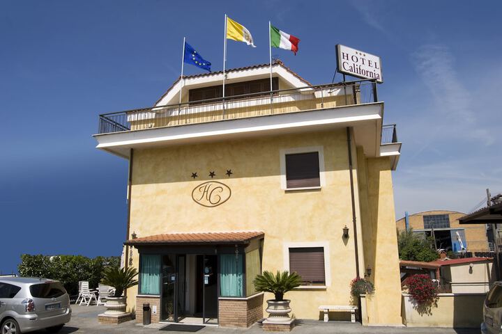 Photo of Hotel California