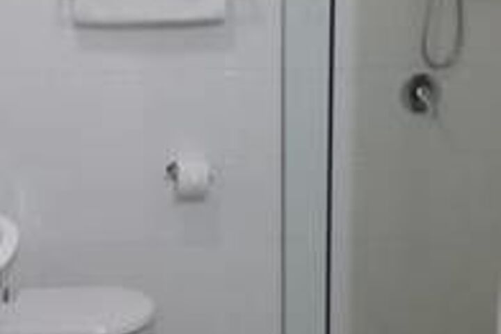 Room 2 of 17