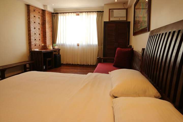 Room 5 of 72