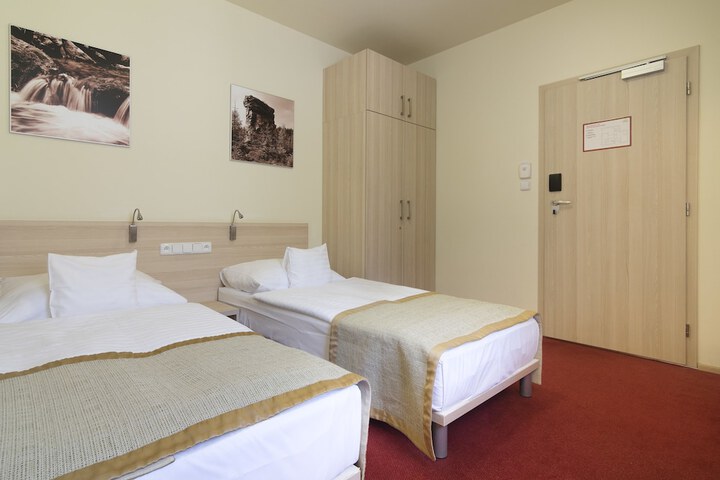 Room 4 of 116