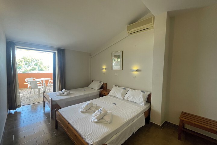 Room 70 of 121
