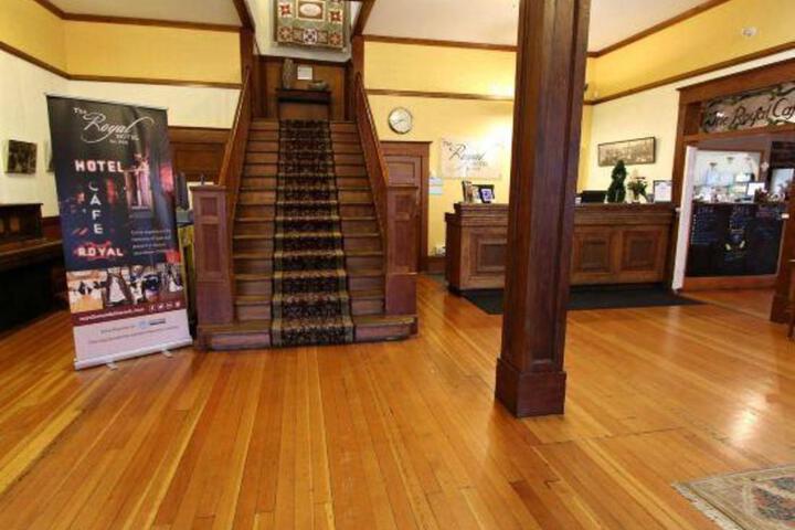 Photo 8