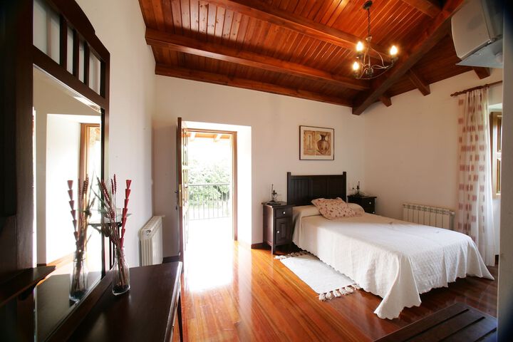 Room 10 of 24