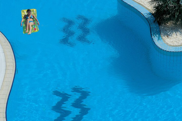 Pool 143 of 199