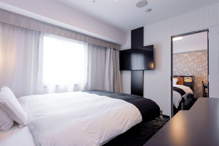 Room 12 of 49