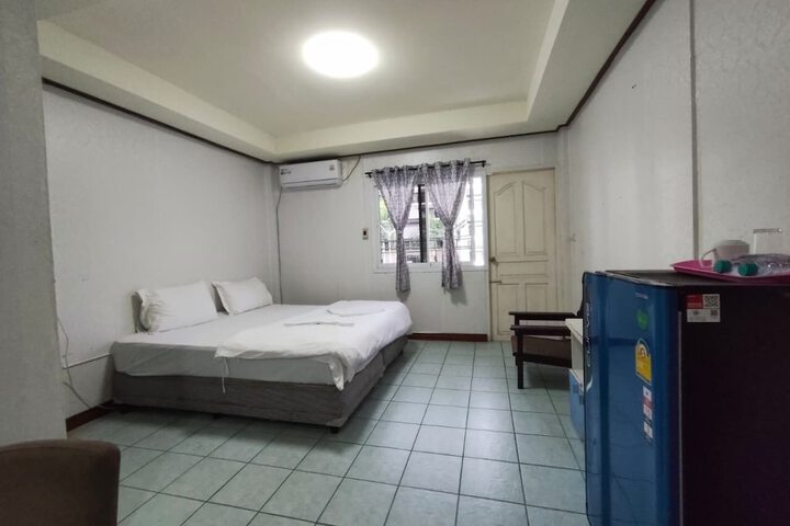 Room 3 of 12