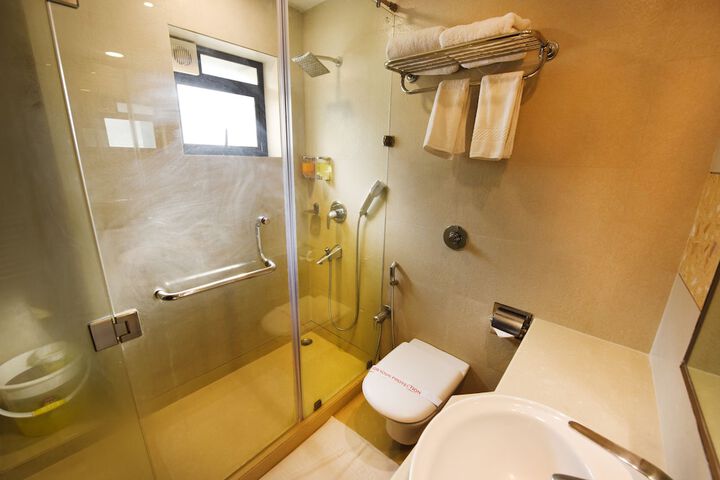 Room 45 of 151
