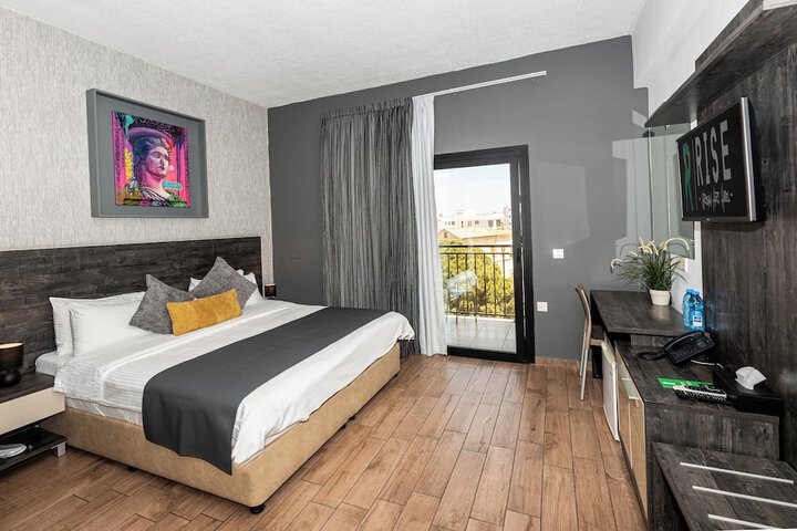 Room 51 of 216