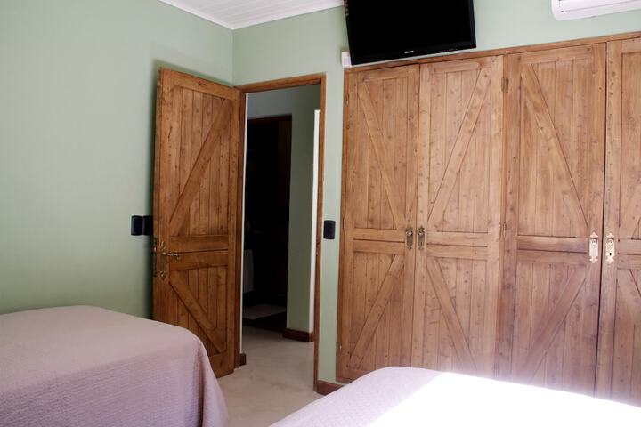 Room 18 of 118