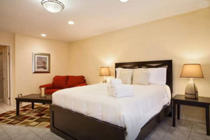 Burbank Spectacular Apt Suite in Burbank, CA
