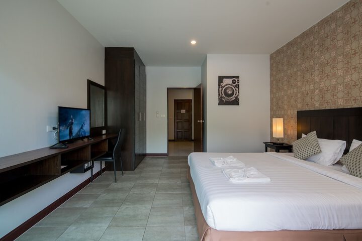 Room 16 of 127