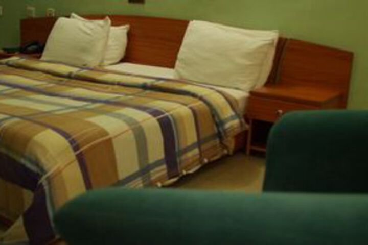 Room 12 of 22