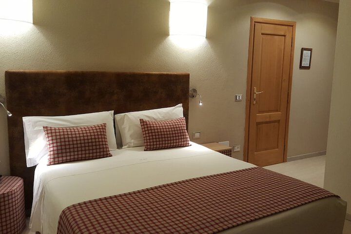 Room 7 of 38