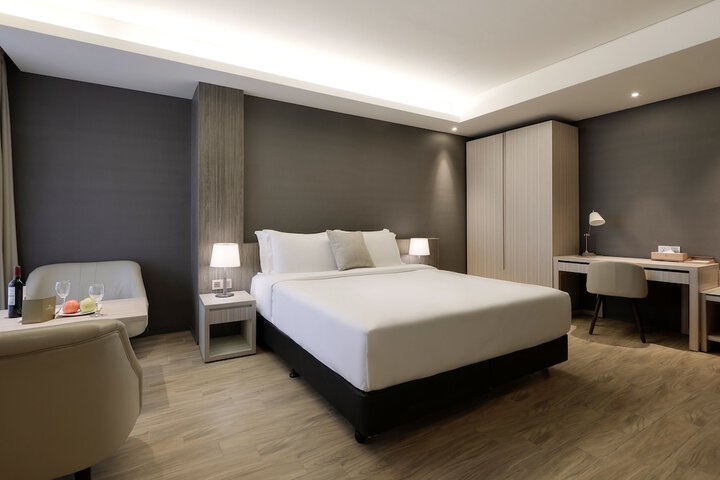Room 7 of 65
