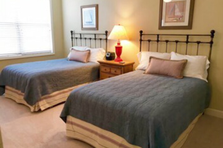 Room 35 of 47