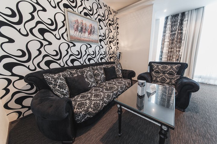 Room 35 of 48