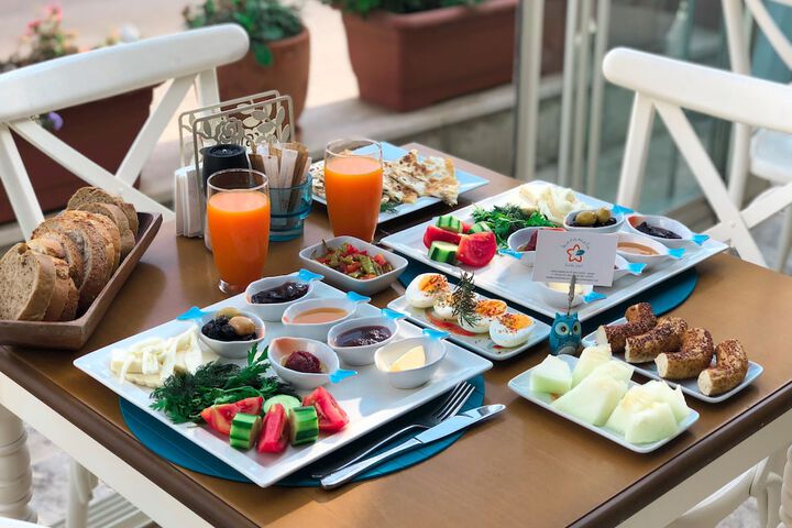 Breakfast/Coffee Service 48 of 85