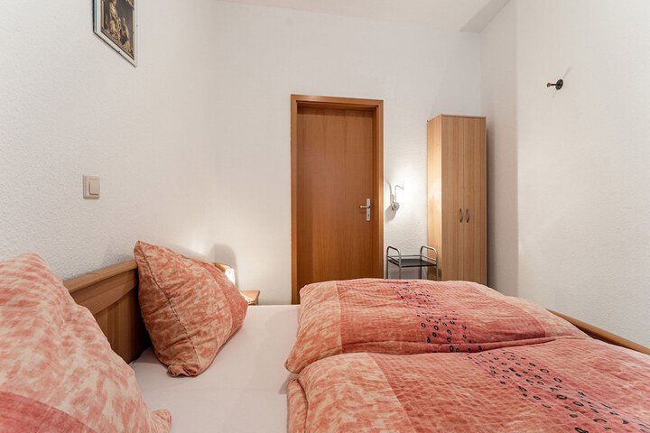 Room 9 of 39