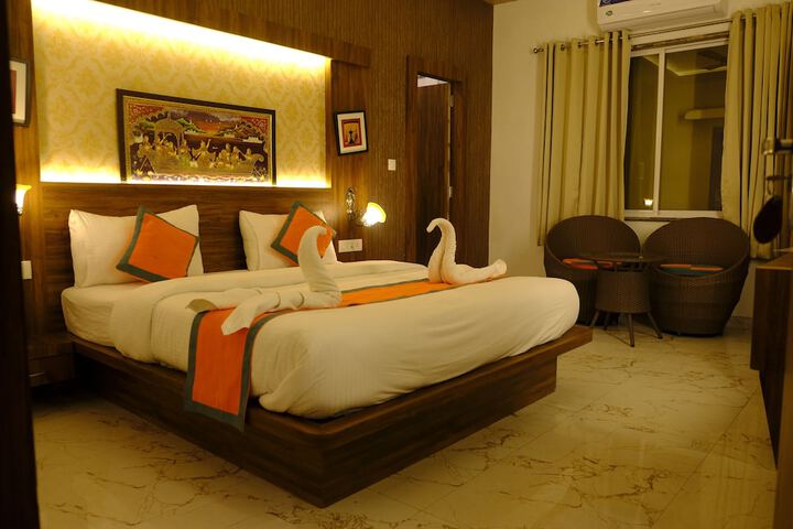 Room 2 of 7