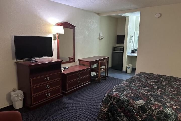 Room 7 of 15