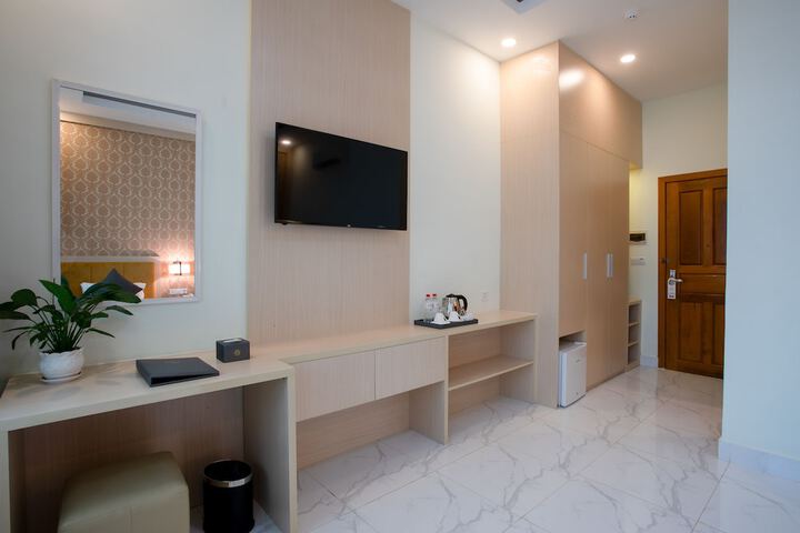 Room 14 of 43