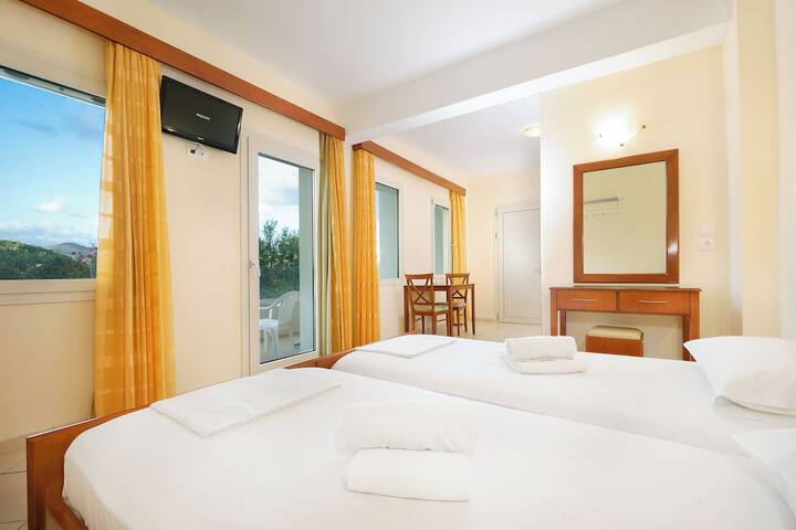 Room 32 of 128