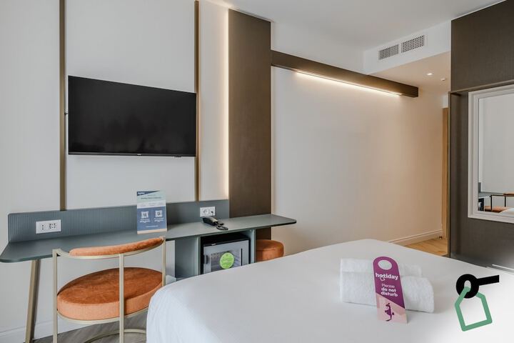 Room 4 of 44