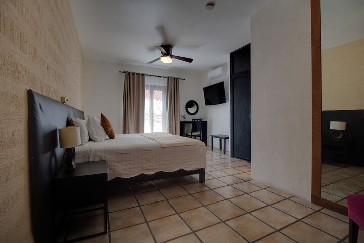 Room 14 of 83