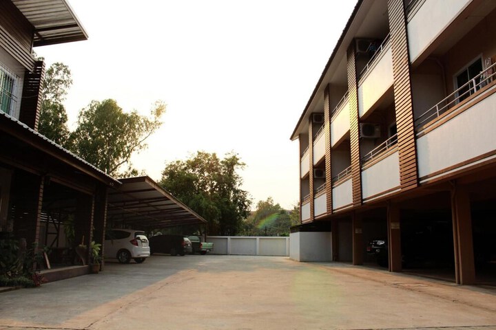 Property Grounds 28 of 32