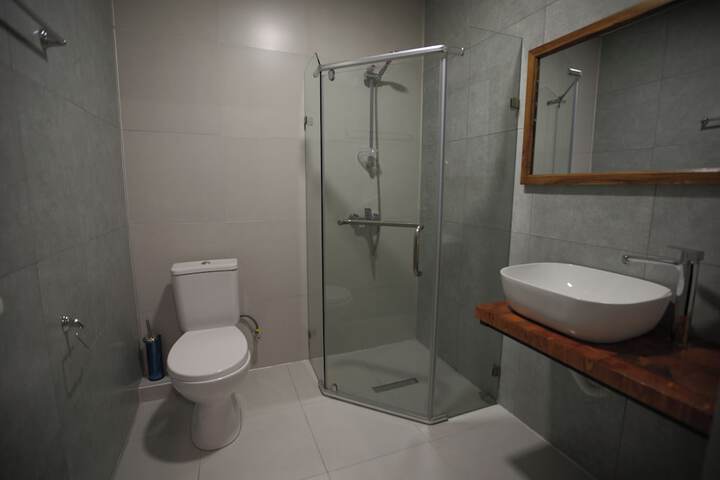 Room 6 of 18