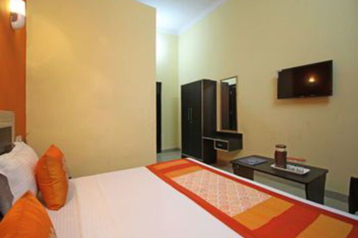 Room 14 of 25