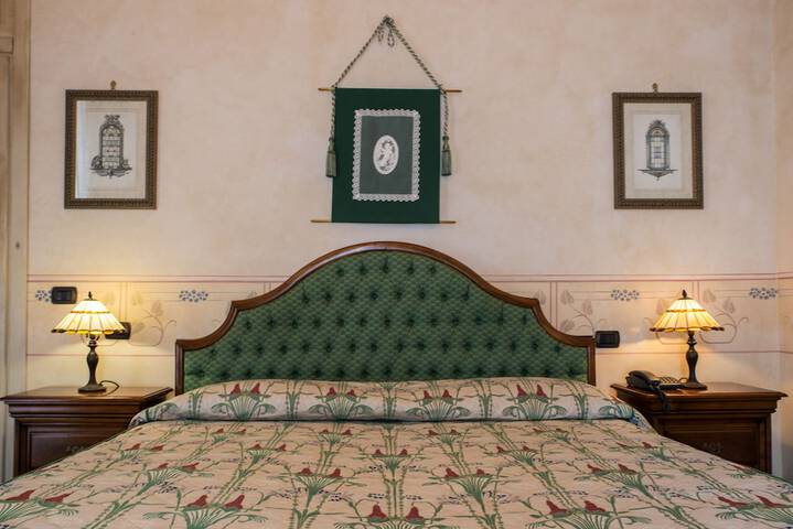 Room 5 of 51