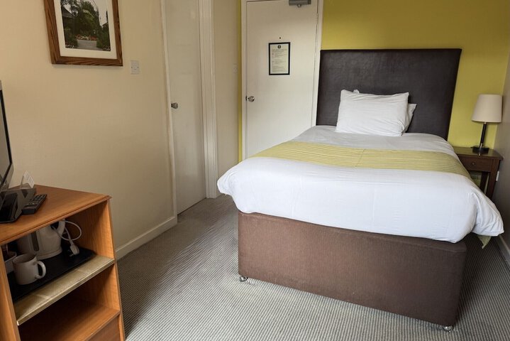 Room 16 of 49