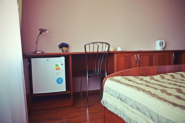 Room 11 of 27