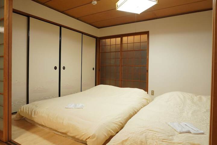 Room 4 of 23