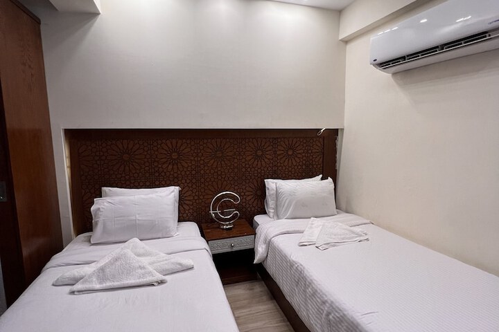 Room 2 of 18