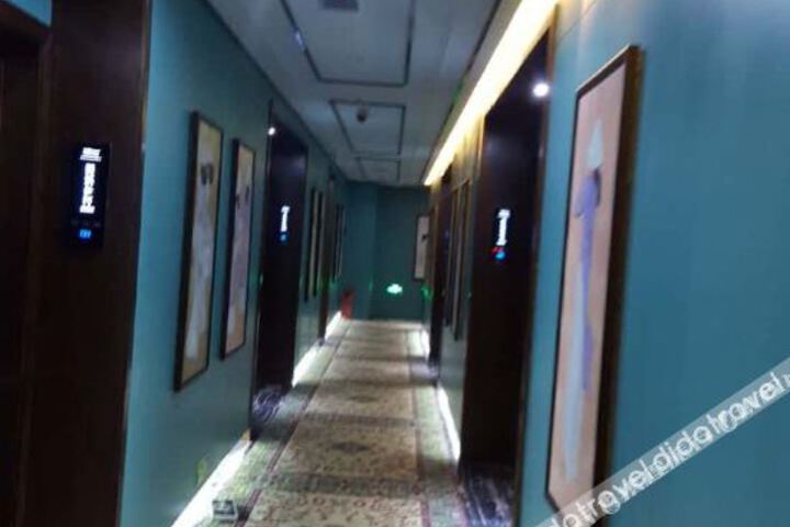 Hotel Interior 10 of 36