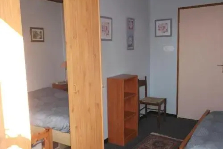 Room 4 of 18