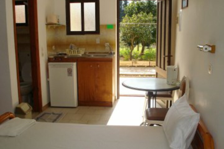 Room 5 of 12
